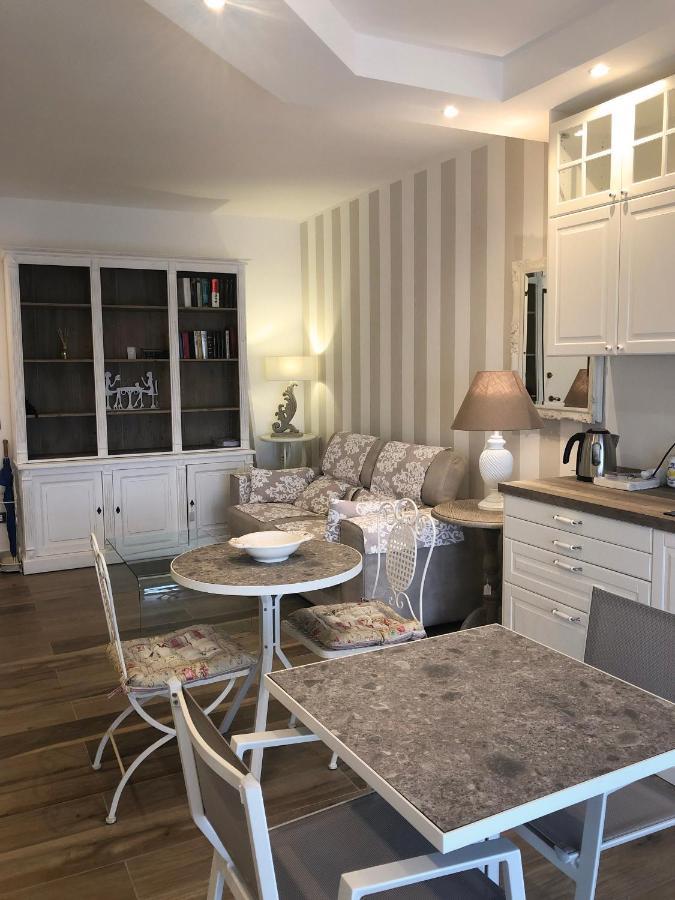 ロッツァーノ La Rosa Bianca Bed & Breakfast エクステリア 写真