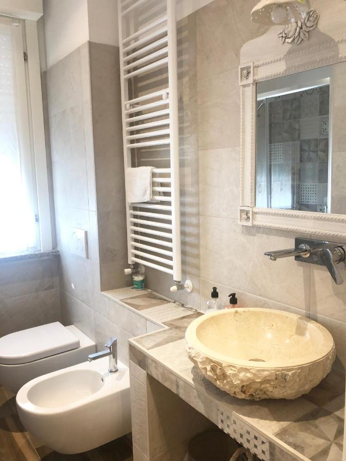 ロッツァーノ La Rosa Bianca Bed & Breakfast エクステリア 写真